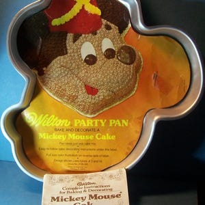 Wilton Snoopy Cake Pan - Etsy