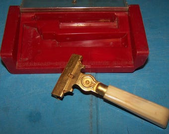 Vintage Eversharp - Schick Injector Razor Gold Bakelite Handle Red