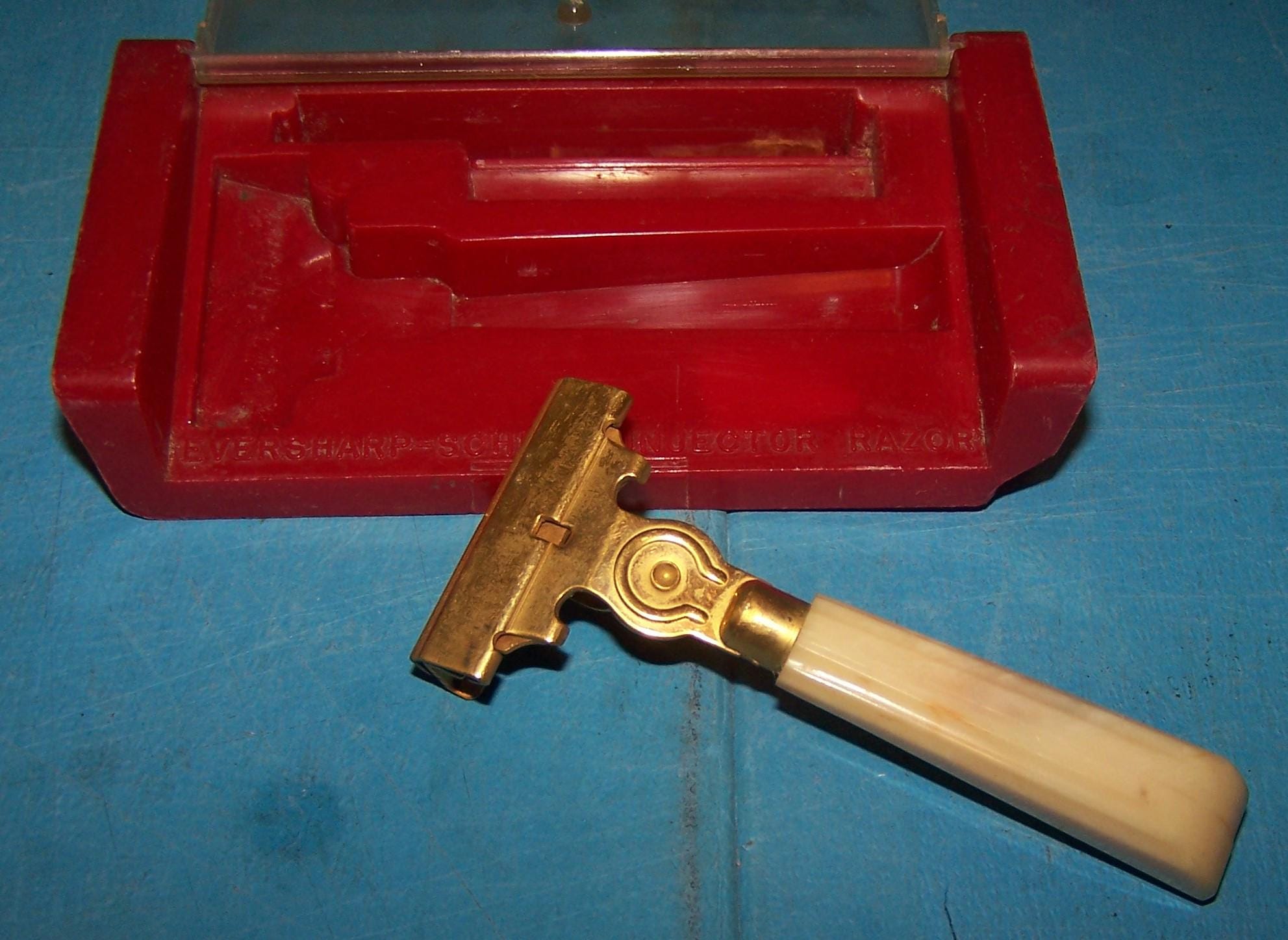 Vintage Eversharp - Schick Injector Razor Gold Bakelite Handle Red