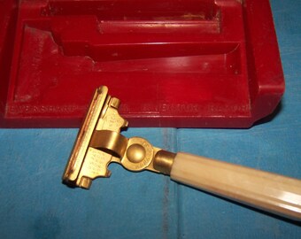 Vintage　Ever Ready 片刃髭剃り　Made in U.S.A. Vintage Eversharp - Schick Injector Razor Gold Bakelite Handle Red