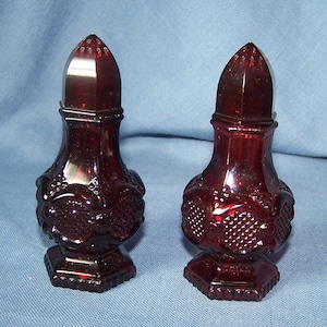 Avon - Ruby Red Pair of Salt and Pepper Pieces - 1876 Cape Cod Collection