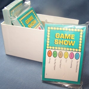 GAME Show ~ Trivial Pursuit Cards ~ 50 Pieces (NOT a whole box) ~ Crafts ~ Tags ~ Scrapbooking ~ Replacement ~ Table Decor