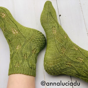 Knitting  leaf socks, Knitted socks, knit lace socks, knit lace socks, easy sock pattern , sock pattern,  PDF Instant Download