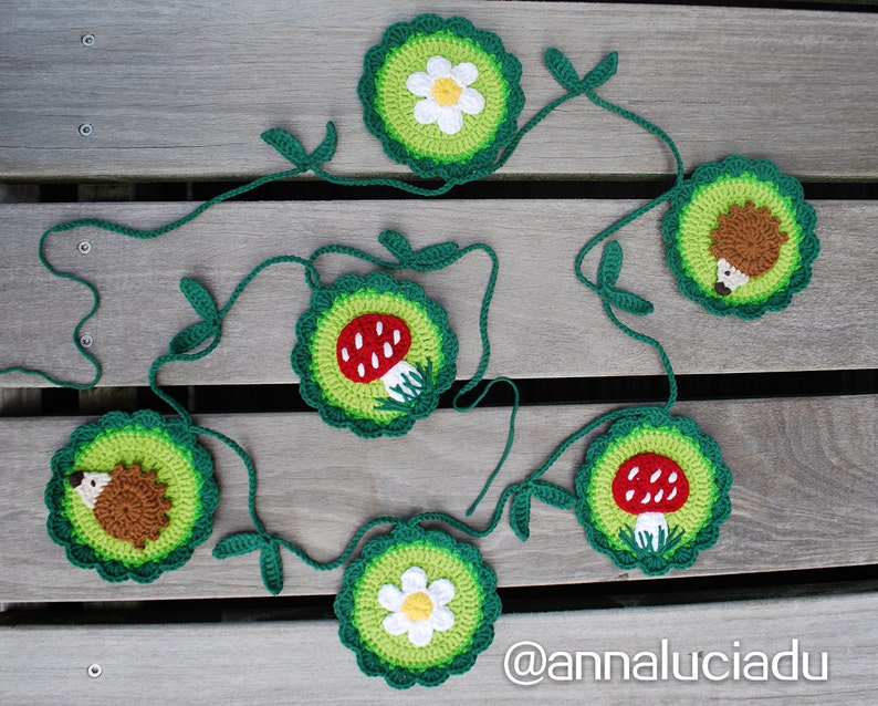 crochet patterns, toadstool pattern, woodland, forest theme, christmas decor, crochet garland, crochet daisy, flowers, PDF Instant Download image 4