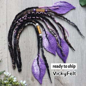 Wool dreadlocks leaves, Extension, Two accents dreads installed 18 /20 inches, Black Purple