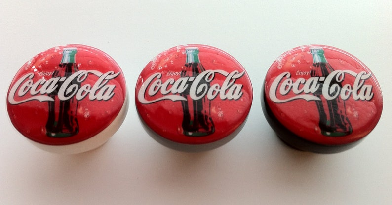 Boutons de cuisine faits main COKE COCA COLA au look vintage rétro Personnalisez la couleur Au moins 4 image 3