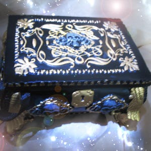 Ladebox Beleuchteter Spirit keeper Box Illuminati Brust Magick Highest Light Collection Coven of Cassia4