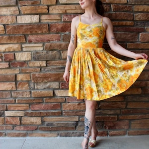 1960s Yellow Floral Print Dress: Vintage Rockabilly Sleeveless XS/Small
