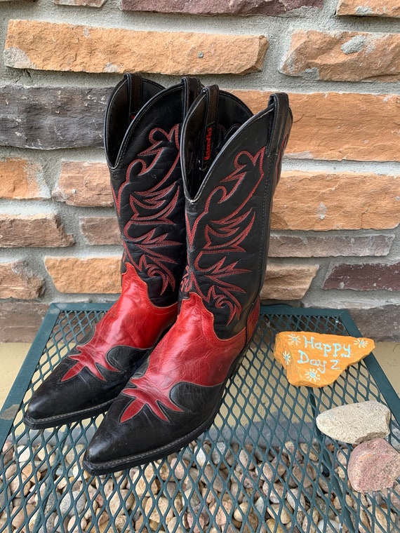 Black and Red Vintage Laredo Cowboy Boots/ 80s Lar