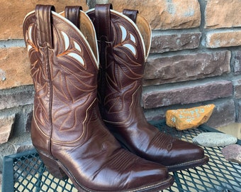 50s Nocona Womens Pee Wee Cowboy Boots/ Vintage Inlay Cowboy Boots/ 40s Shorties Cowboy Boots/ Brown Nocona/ Stitched Details/ Size Six/ IOB