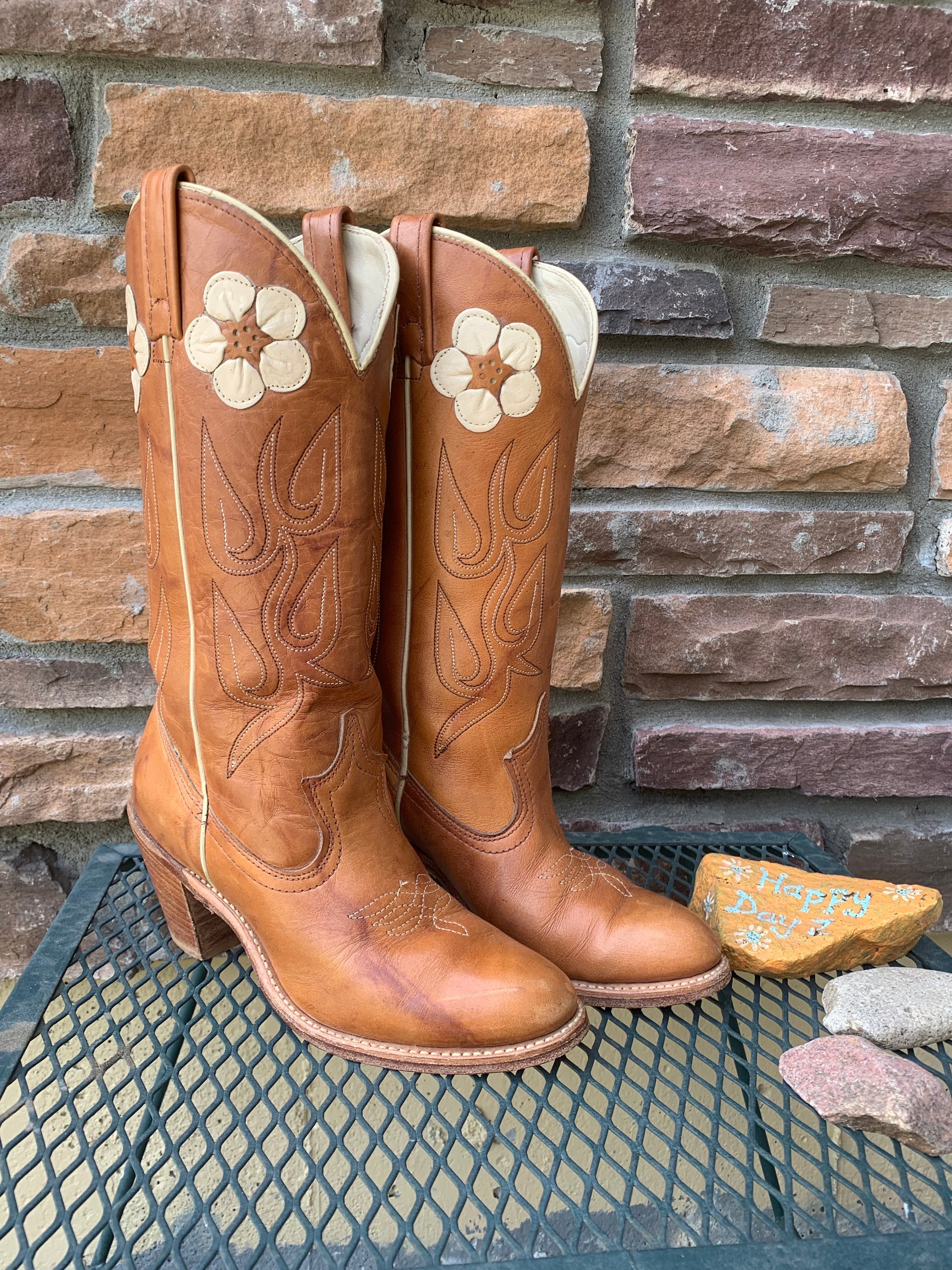 Vintage 70s Light Brown Daisy Duke Women's Acmes Size 7/ Stacked