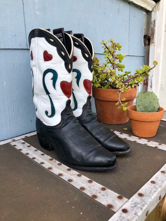 heart cowboy boots