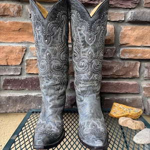 Vintage dames Corral grijze cowboylaarzen met studs/hoge grijze corral gestikt met zilveren metalen ronde studs/ Y2K Corral/ Damesmaat 8