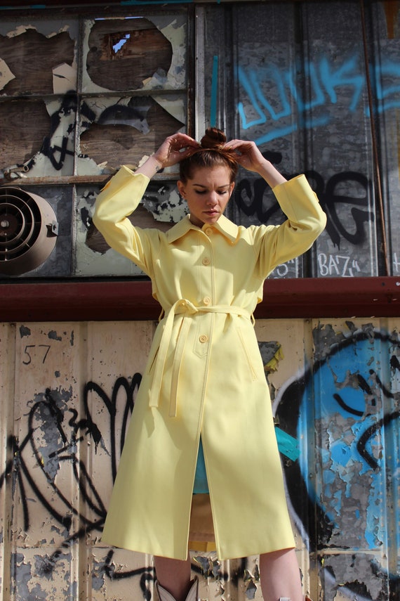 london fog yellow raincoat