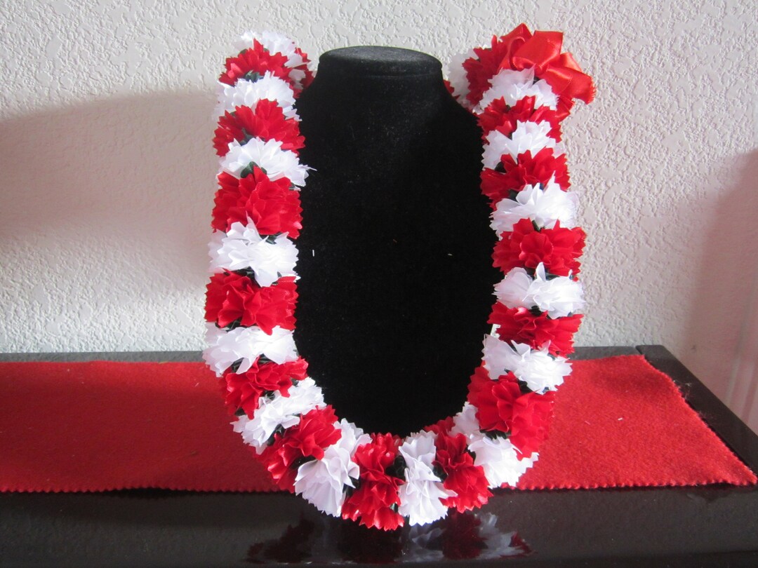 Mini Carnation Ribbon Lei Etsy