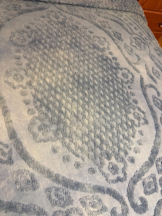 Vintage chenille cotton blue bedspread 107 x 129 queen/king