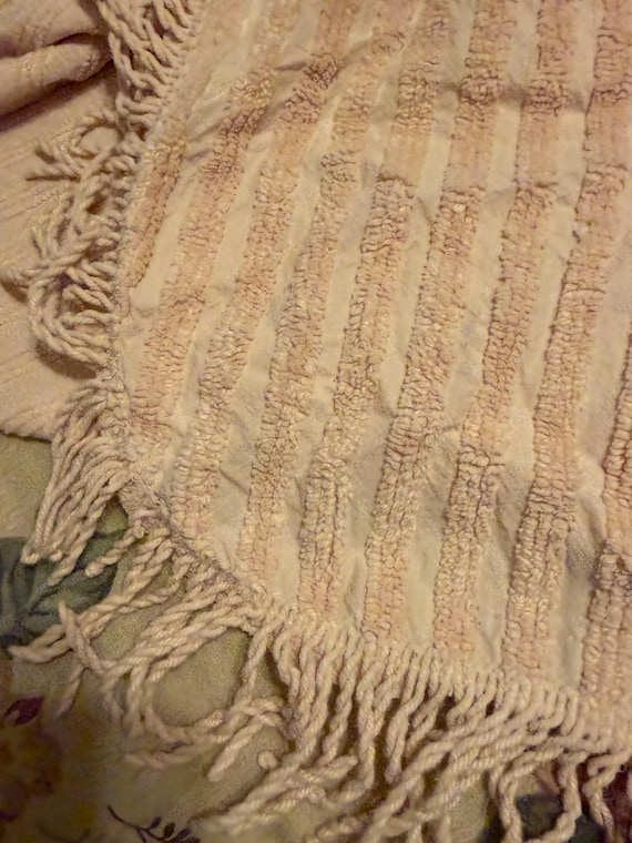 Vintage chenille cotton peach bedspread 100 x 117 full/queen