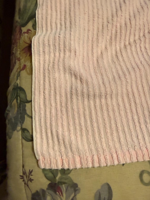 Vintage chenille pink crib toddler bedspread 50 x 74 good condition