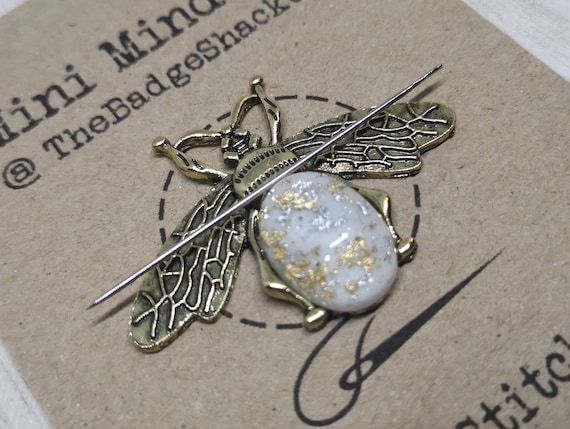 Bee needle minder, needle keep, needle magnet, needle nanny, cross stitch, embroidery, needle point, magnetic needle minder