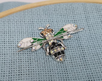 Bee needle minder, needle keep, needle minder, needle magnet, needle nanny, bee needle minder, bee sewing needle magnetic needle minder