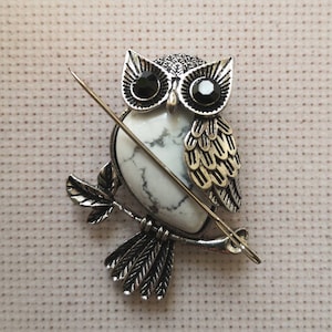 Owl needle minder with stone , needle keep, needle magnet, needle nanny, cross stitch, embroidery, needle point, magnetic needle minder