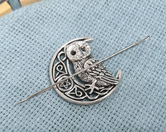 Owl needle minder , needle keep, needle minder, needle nanny, needle keeper, Needle holder, needle keep, sewing magnet, cross-stitch gift