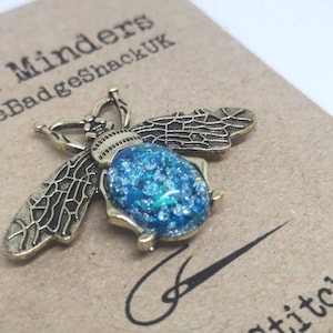 Bee needle minder, needle keep, needle magnet, needle nanny, cross stitch, embroidery, needle point, magnetic needle minder