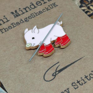 pig needle minder, needle minder, needle keep, needle magnet, needle nanny, cross stitch, embroidery, needle point, magnetic needle