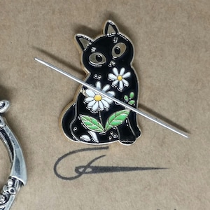 Bear needle minder, needle keep, needle magnet, needle nanny, cross stitch, embroidery, needle point, magnetic needle