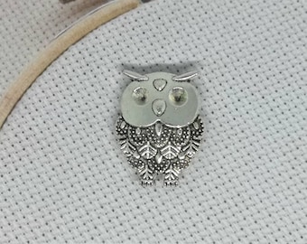 Silver Owl needle minder, needle keep, needle magnet, needle nanny, cross stitch, embroidery, needle point, magnetic needle minder