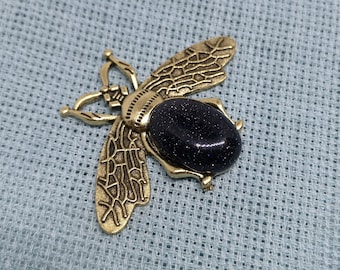 Bee needle minder, needle keep, needle minder, needle magnet, needle nanny, bee needle minder, bee sewing needle magnetic needle minder