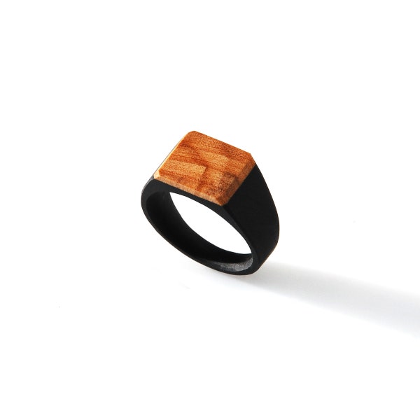 Ring with olive wood,Olive Wood, Statement Signet,Natural Ring,Wooden Ring,Wood and Resin Ring,Gift For Her,Womens wood ring, Man Ring