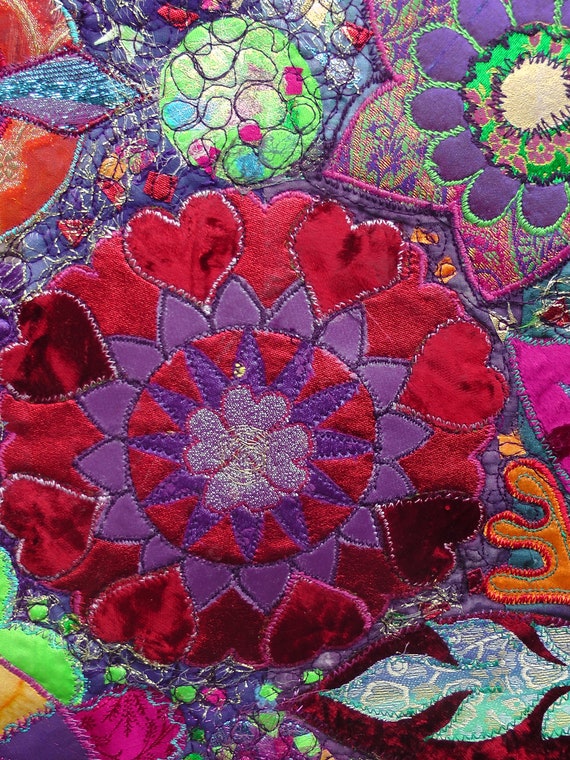 ※ヴィンテージキルト　タペストリー【Kaleidoscope】 Kaleidoscope. Multi-coloured Textile Wall Hanging. Psychedelic