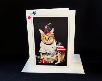 Quatrième juillet Carte de chat-Chat agitant un drapeau-Carte de vœux de Noël pour les amoureux des chats