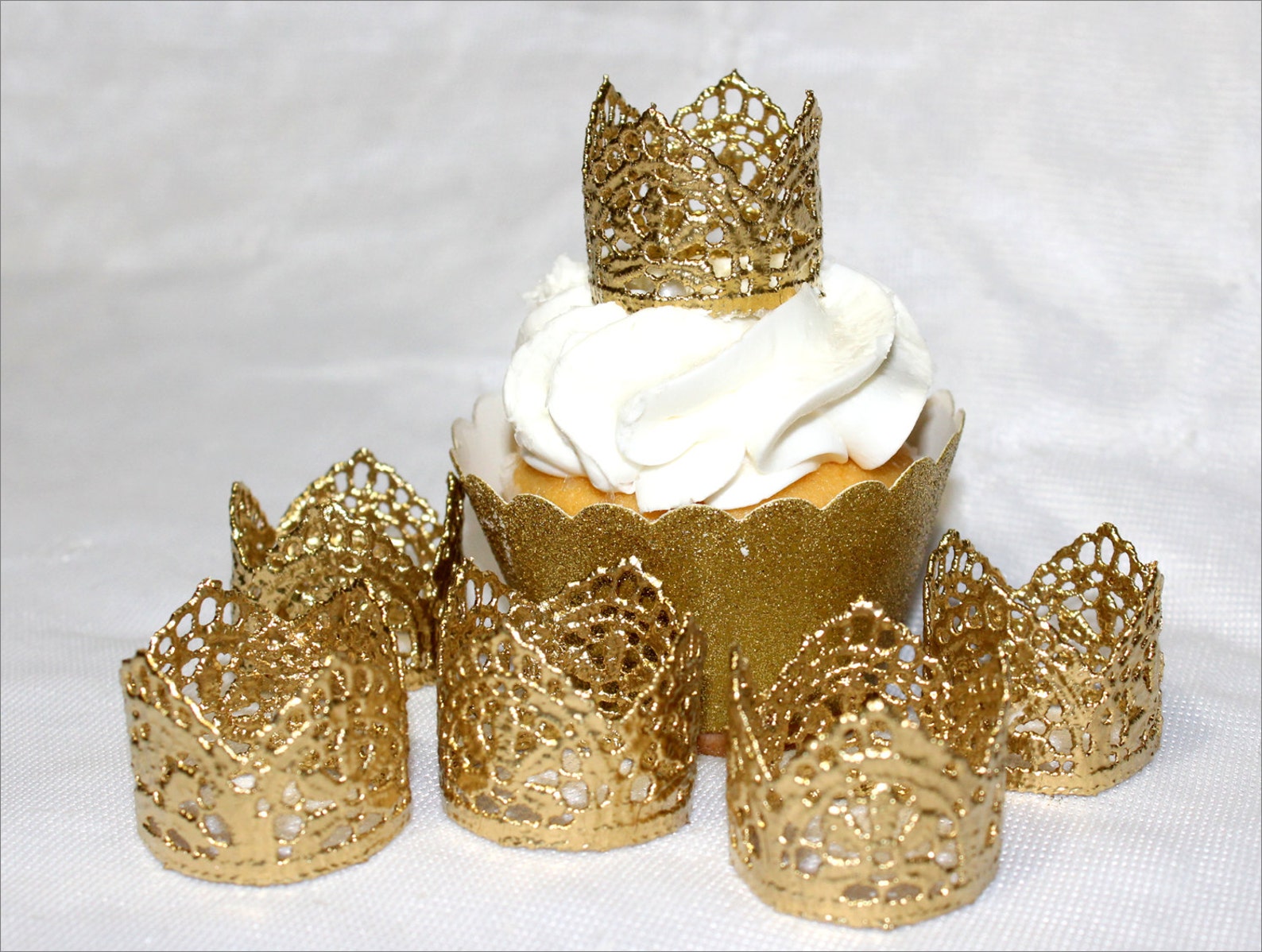 Cupcake topper / Crown cupcake toppers / Cupcake topper / Etsy