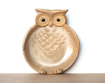 Plaque murale hibou en céramique ronde beige en forme de hibou en poterie Studio