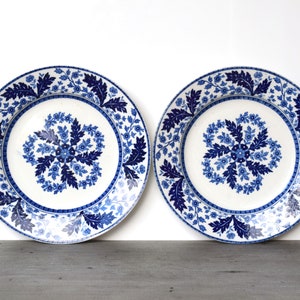 Due piatti piani antichi Deak Blue Ridgway Transferware vittoriano britannico