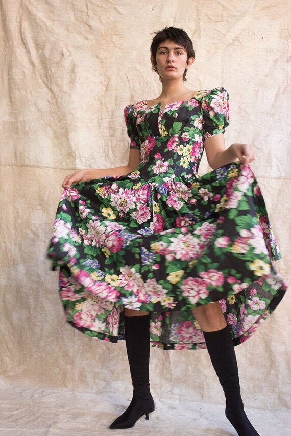 1980s Garden Party Puff Sleeve Dress
