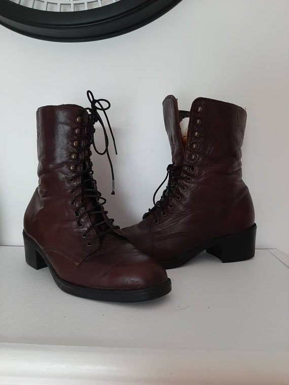 Vintage 90s lace up leather boots, size 7.5 burgun