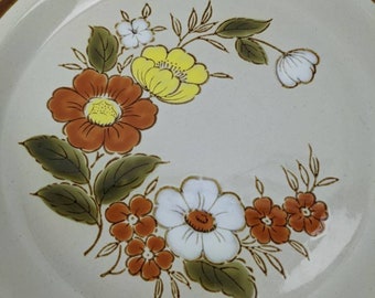 Mountain Wood Collection Stoneware Trellis Blossom Chop Plate