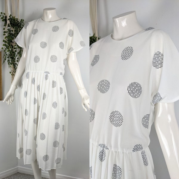 80's black and white dress, simple t-shirt style dress, white dress with black geo pattern, plus size vintage fashion size 18 xl