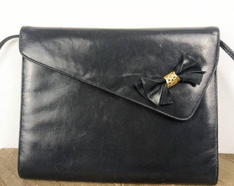 1970s purse, navy blue faux leather purse, cute vintage shoulder bag, purse with bow, mastercraft Canada
