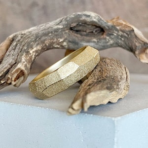 Men&#39;s 14K Gold Faceted Band, Solid 14K Gold Rustic Ring Handmade
