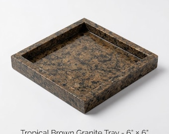 Handgemaakt dienblad van tropisch bruin graniet, 15 x 15 cm, hoogte 2,5 cm. Perfect voor op je nachtkastje, in de badkamer, of ik gebruik ze zelf als sieradenbakje.