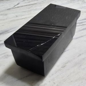 Handgemaakte doos Nero Marquina zwart marmer met witte accenten 4 1/2" x 2" (personalisatie beschikbaar)