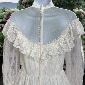 Vintage Gunne Sax Style Victorian Lace Swiss Dot Ruffle Train Wedding Dress zdjęcie 9