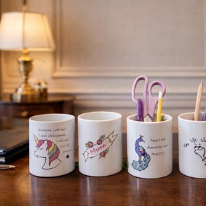 Mehrzweck-Schreibtischablage: Stiftehalter, Minivase, Teebeutelhalter - gedruckte Designs
