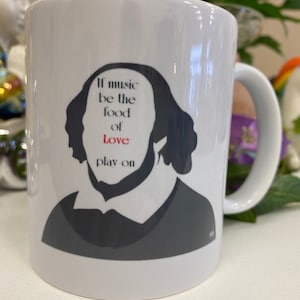 William Shakespeare tribute quote mug can be personalised with a name