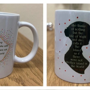 La tasse de citation Jane Austen Isle of Wight peut être personnalisée avec un nom