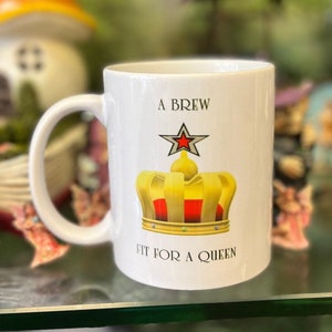 Fit for a Queen MUG can be personalised with a name